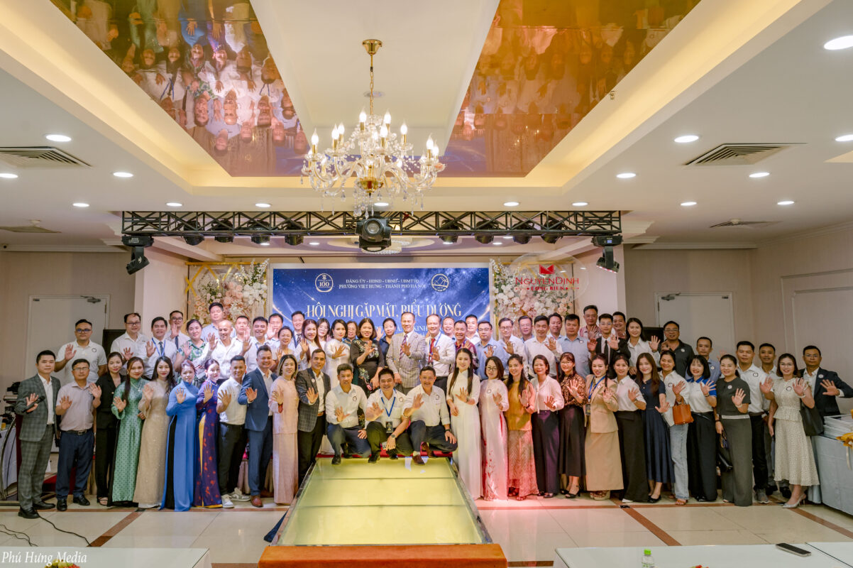 Hội nghị gặp mặt biểu dương cộng đồng doanh nghiệp nhân kỉ niệm 22 năm Ngày Doanh nhân Việt Nam